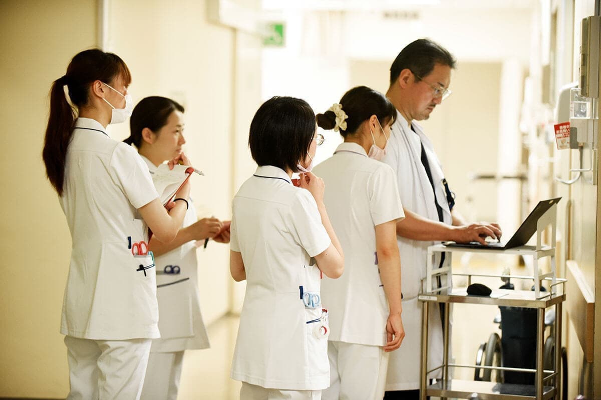 病院の診察中の写真