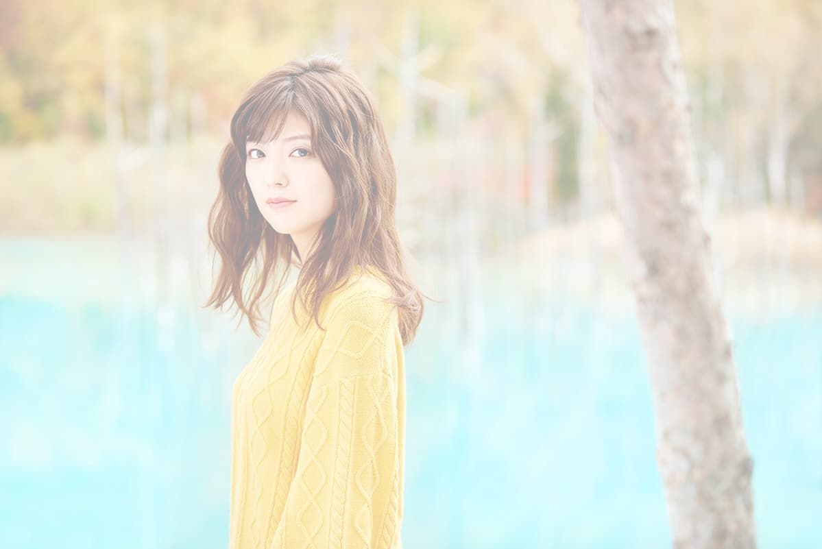 女性モデルのロケ写真撮影