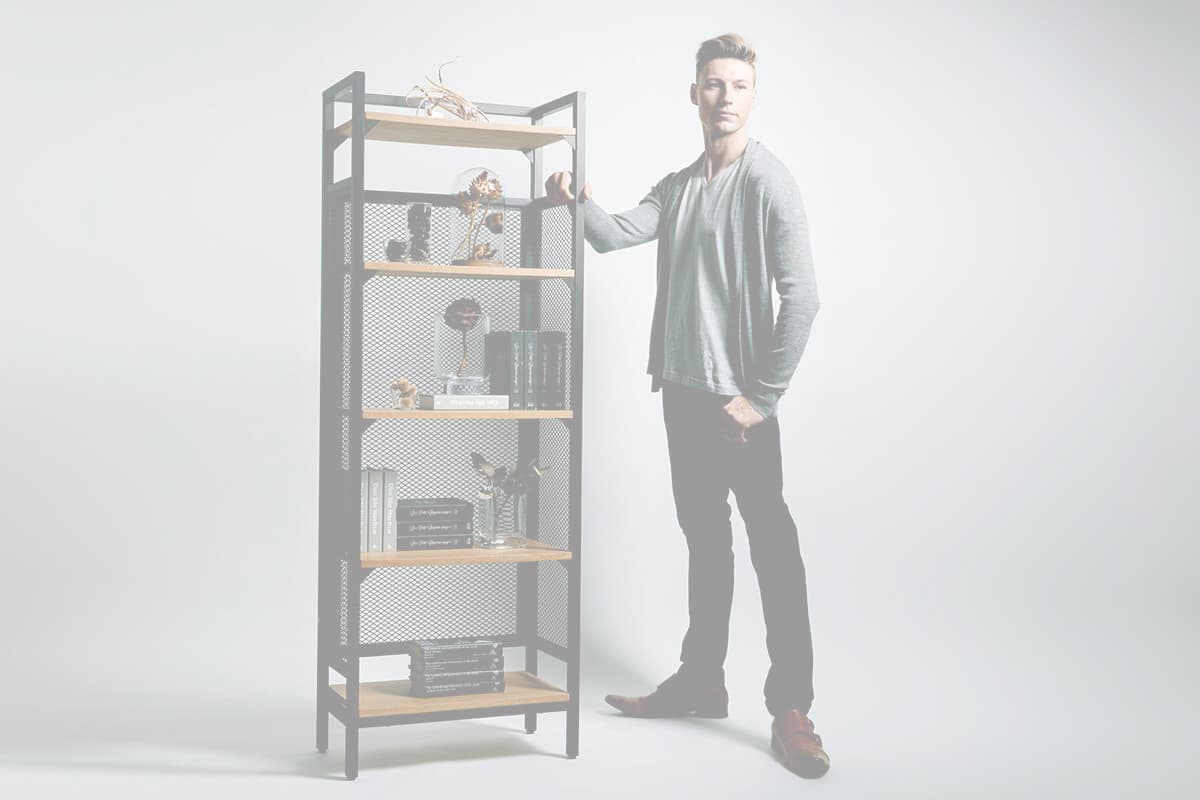 男性モデルのスタジオ写真撮影