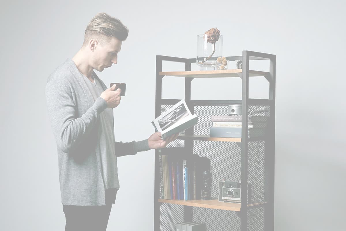 男性モデルのスタジオ写真撮影