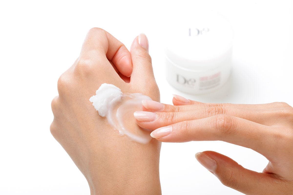 女性モデルの化粧品写真撮影