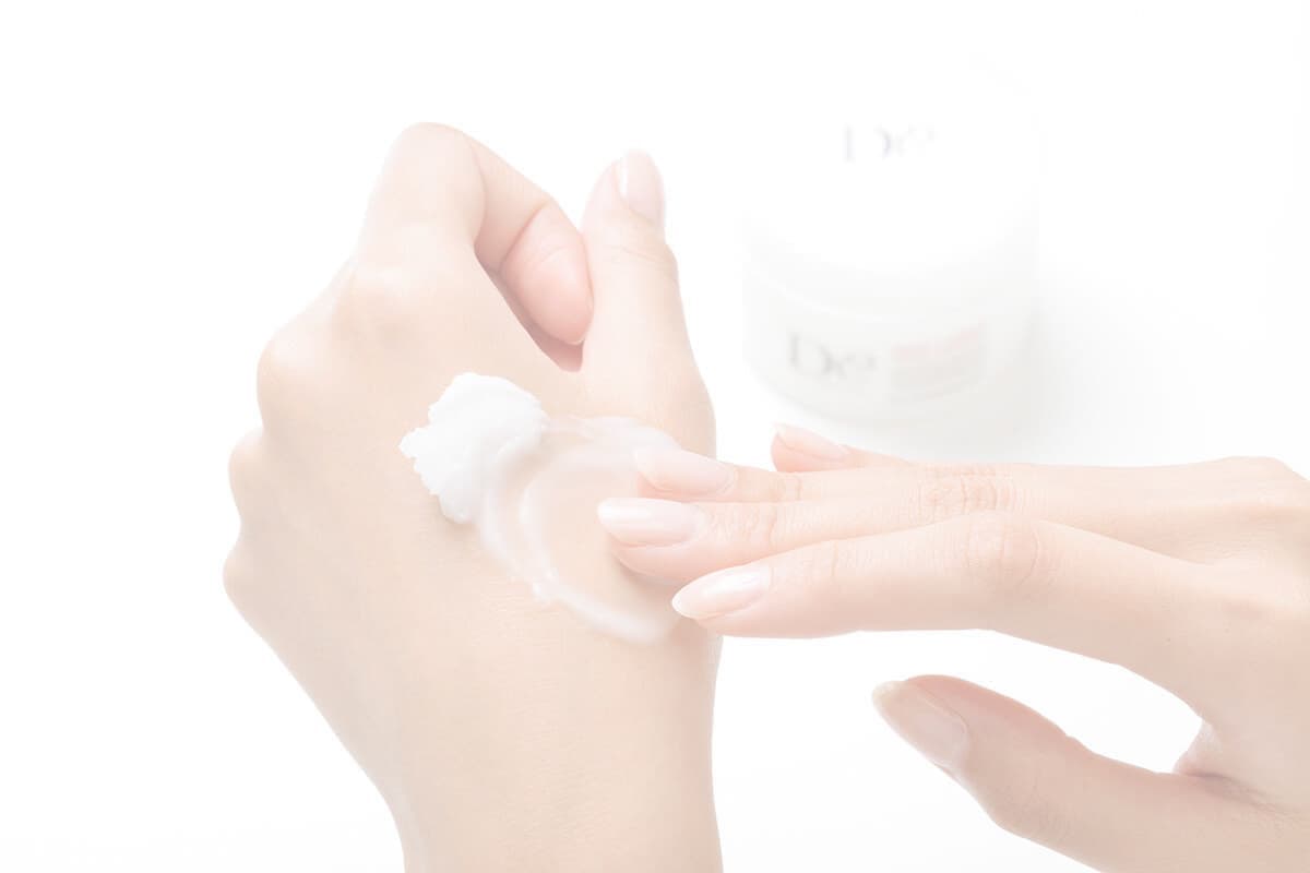 女性モデルの化粧品写真撮影