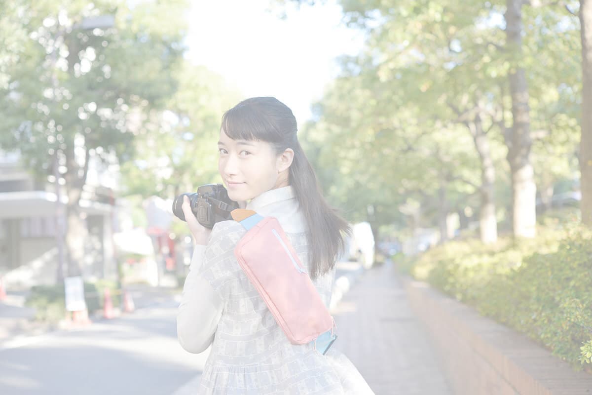 女性モデルの商品写真撮影