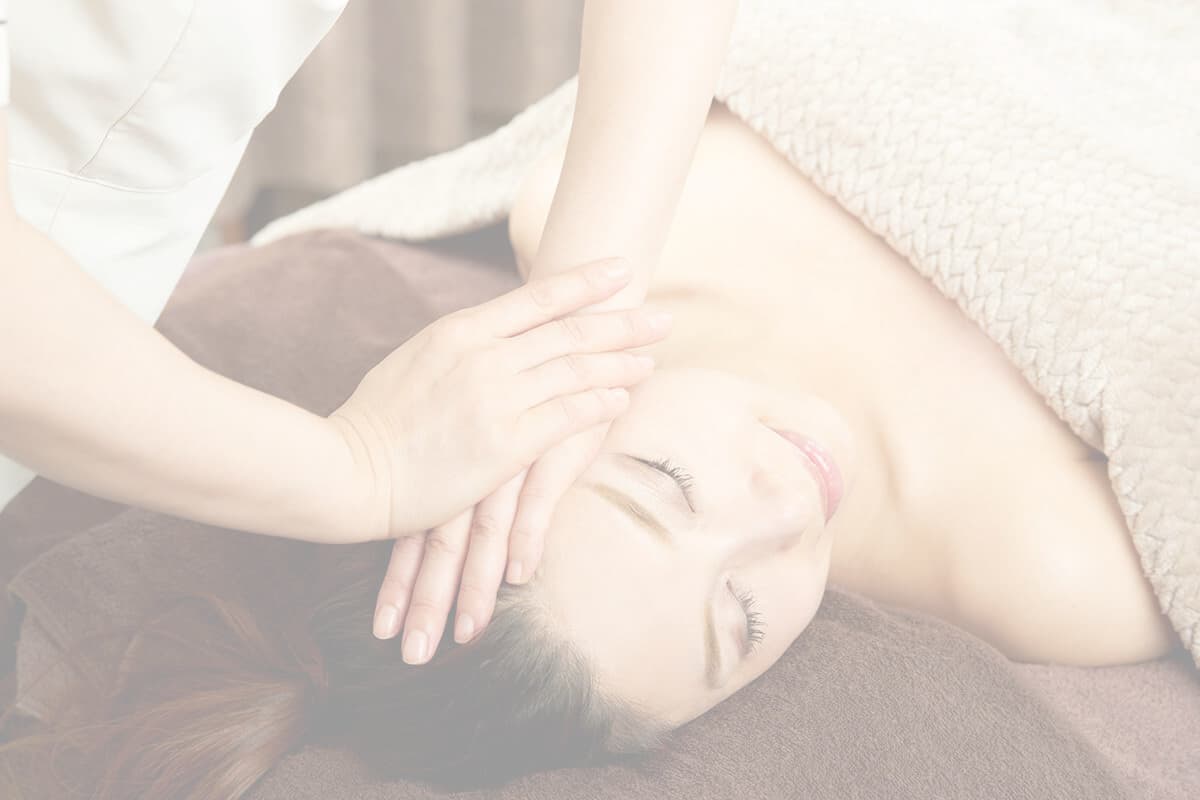 エステサロンの施術風景