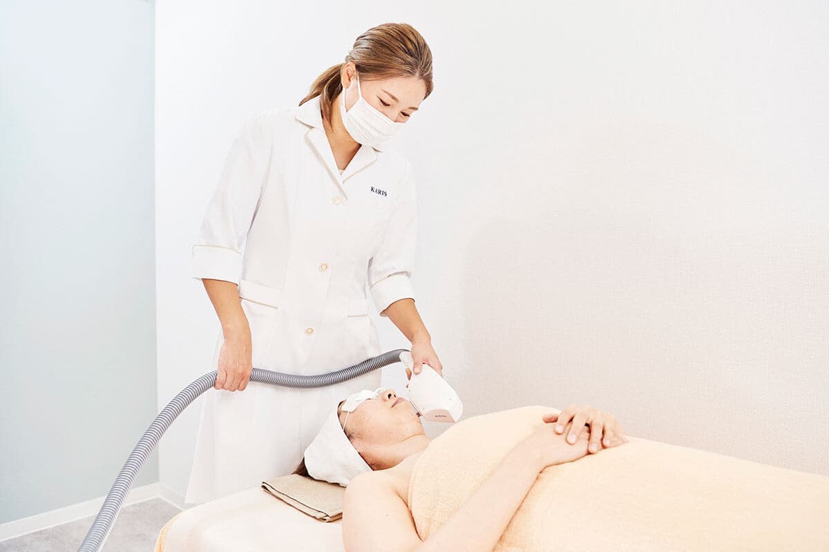 脱毛サロンの施術中の写真