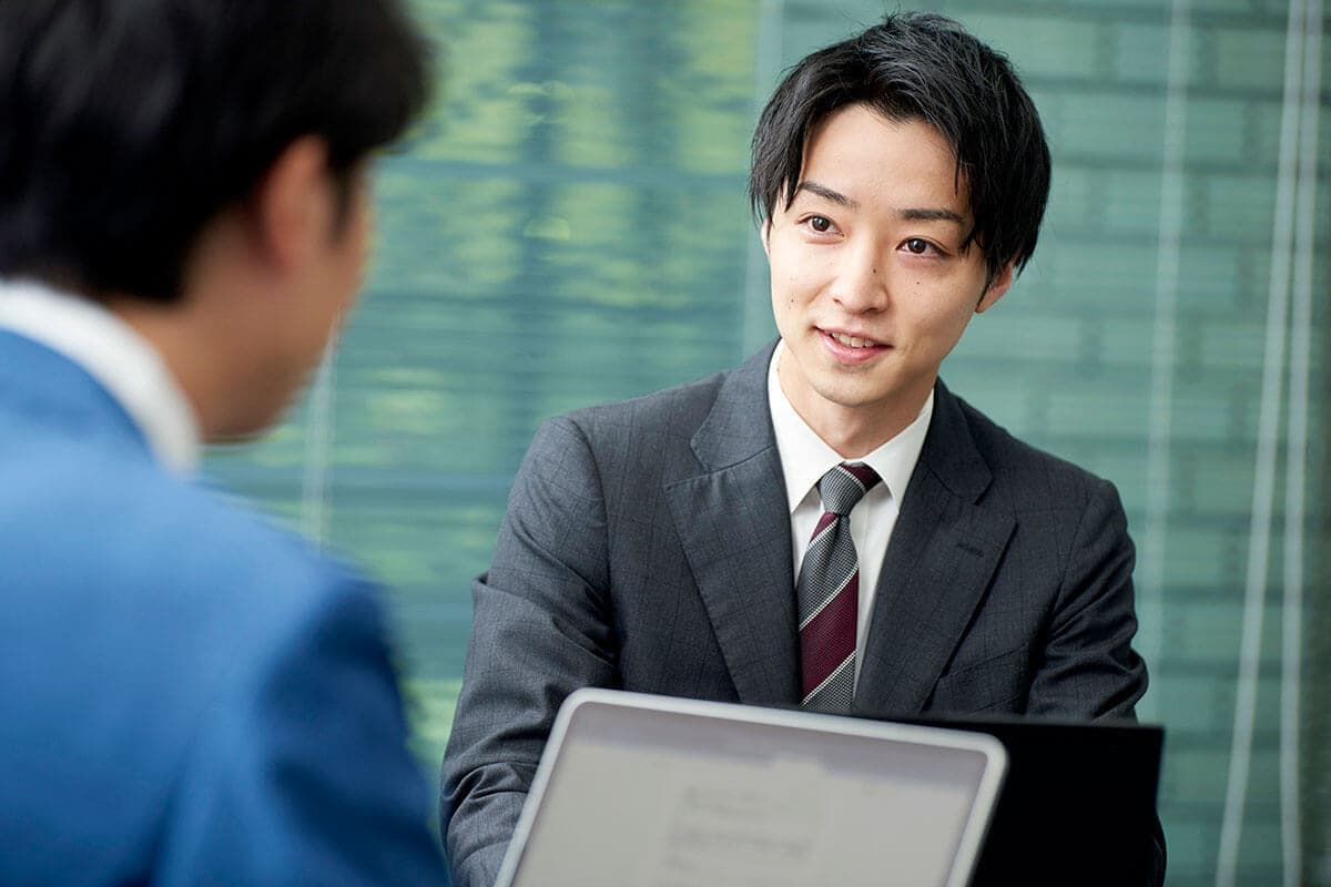 弁護士の接客中の写真