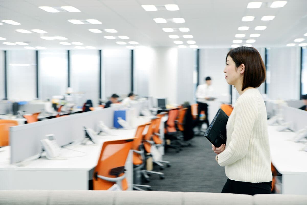 社員の仕事風景写真