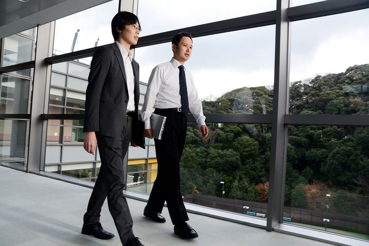 社員の仕事風景写真