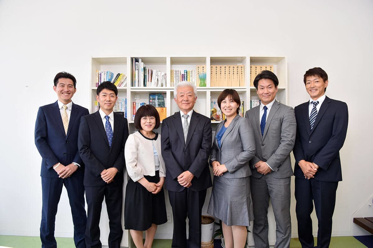 社員の集合写真
