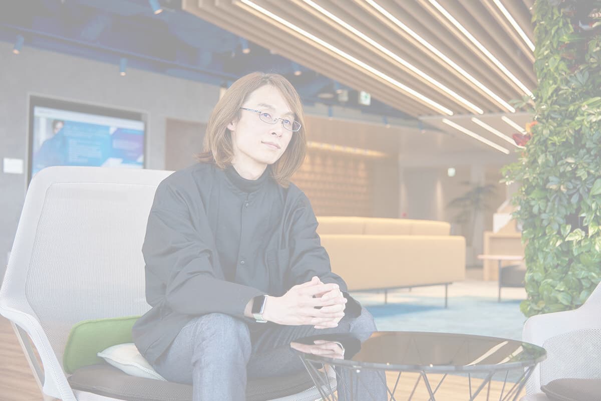 男性社員のインタビュー写真