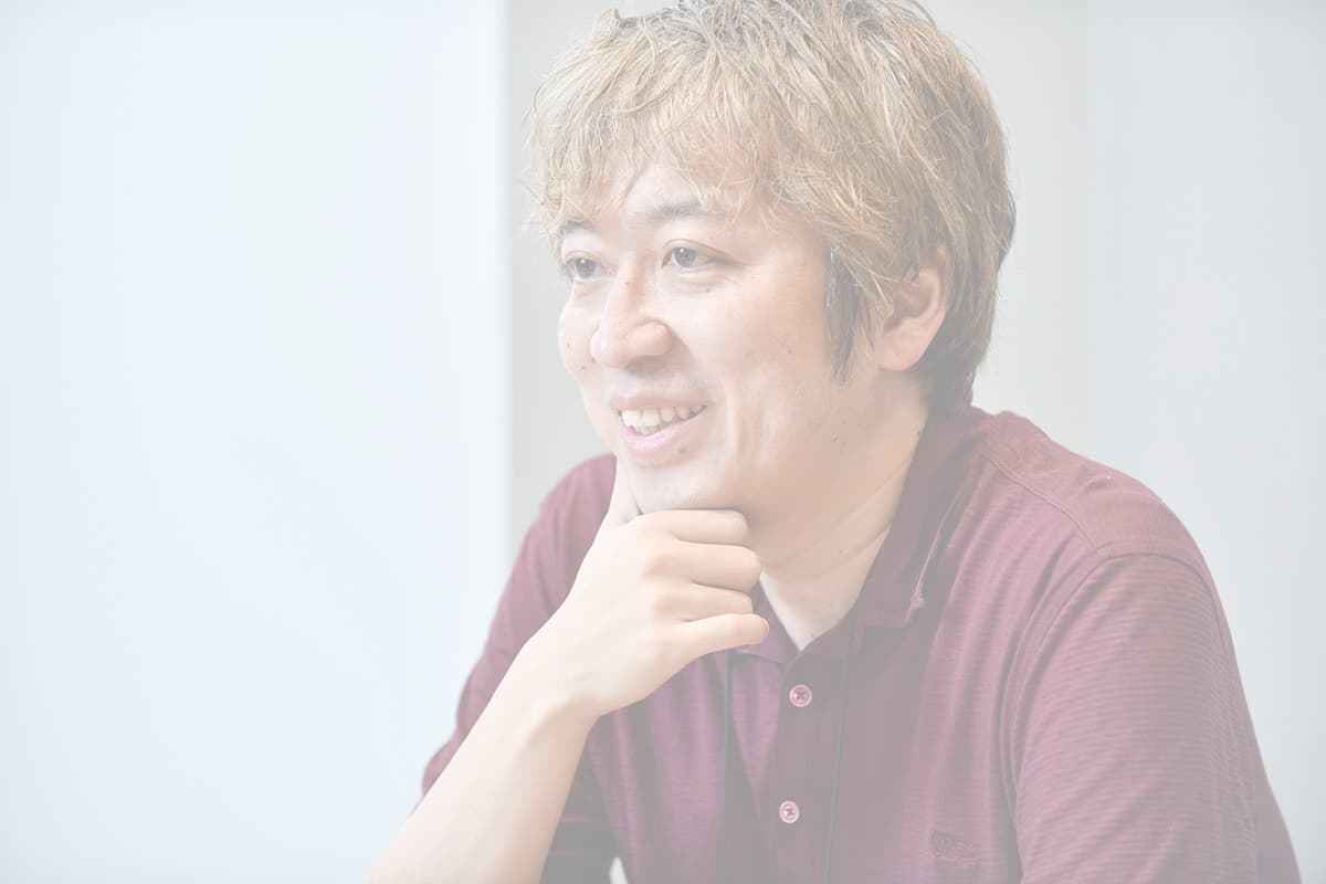 男性社員のインタビュー写真