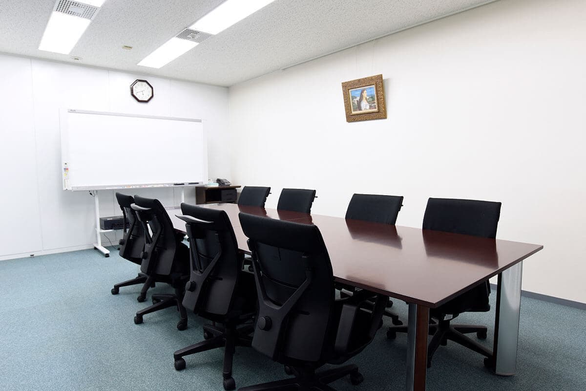 法律事務所の会議室の写真