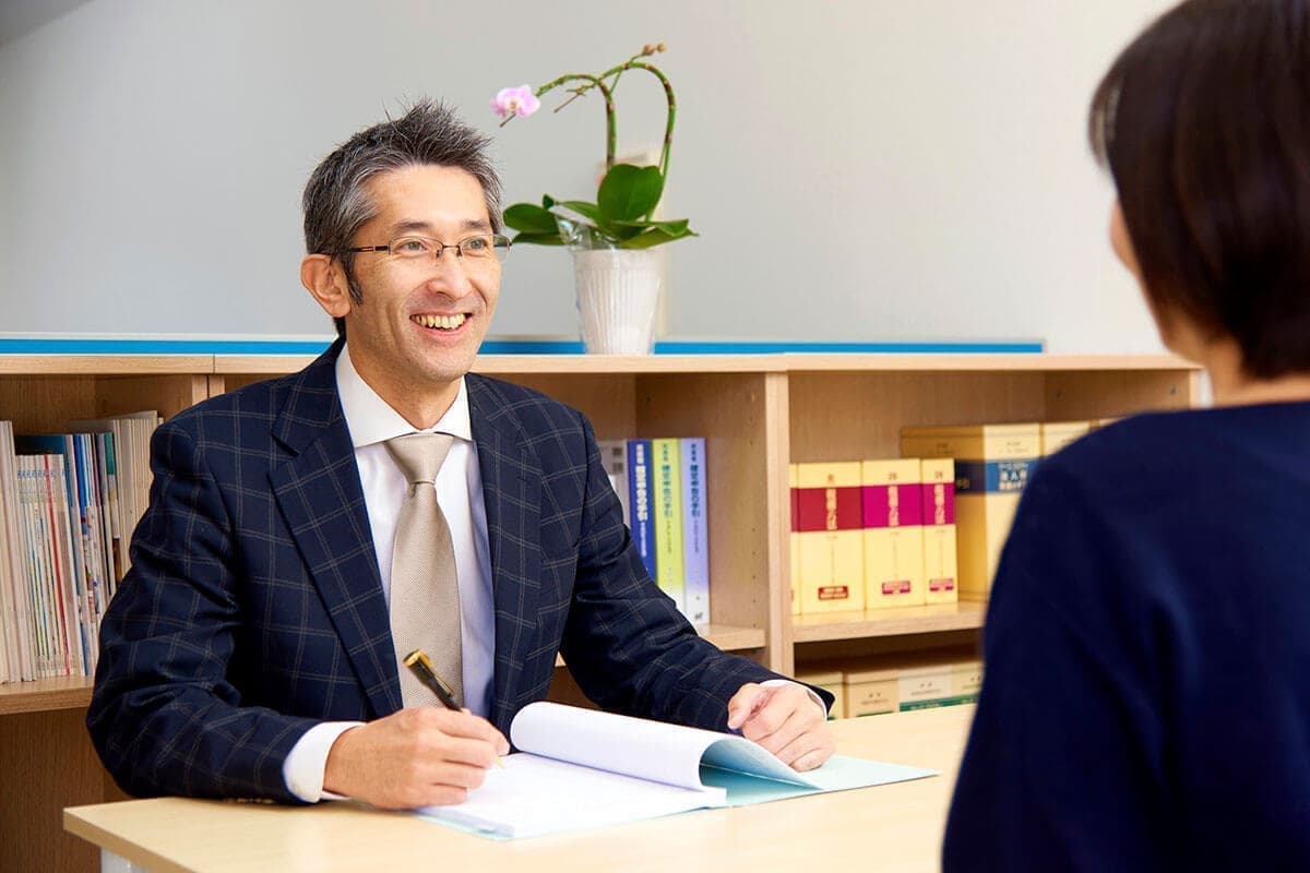 弁護士の接客中の写真