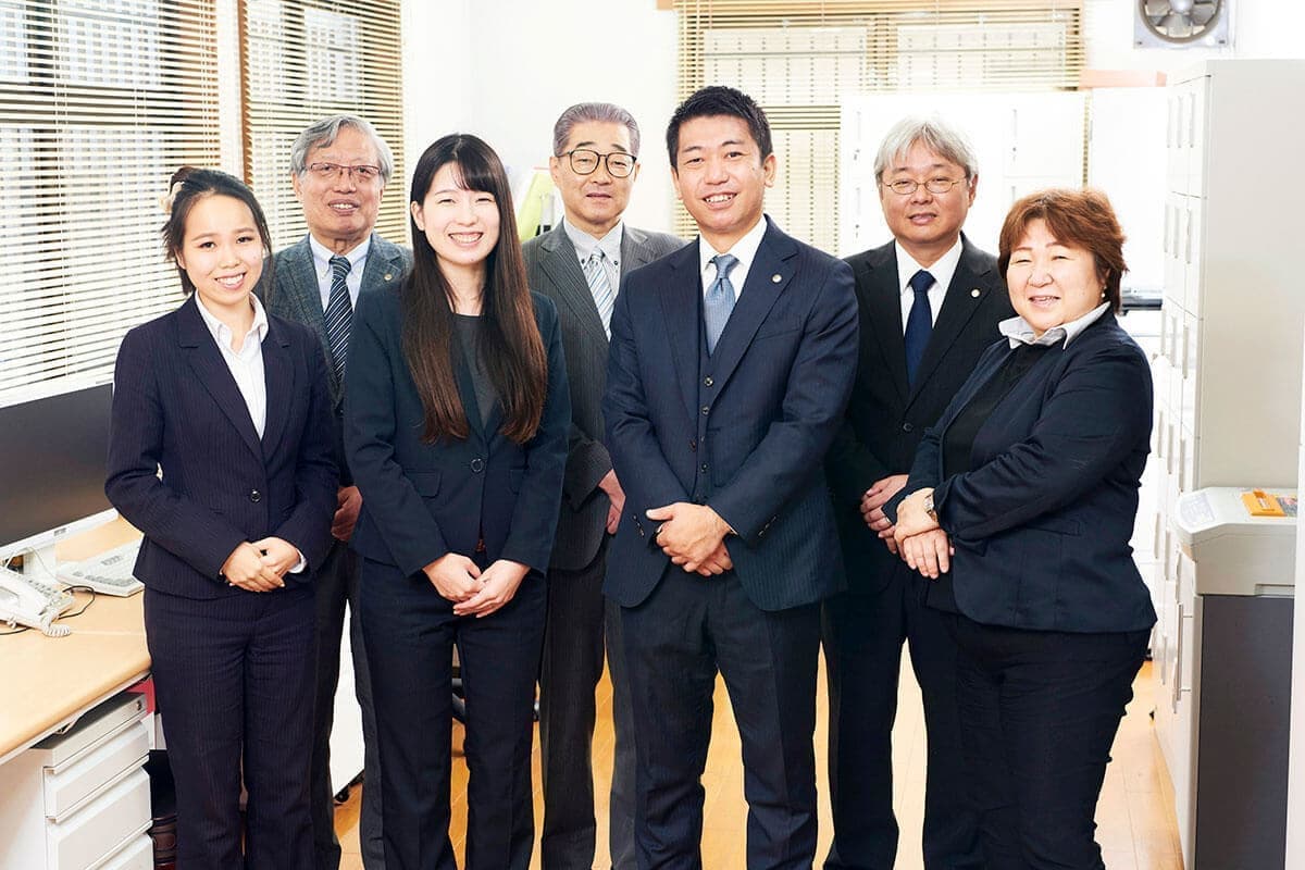 弁護士の集合写真