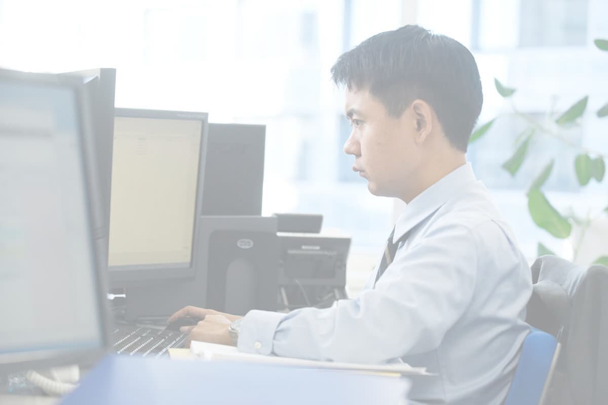 会計士の仕事風景の写真