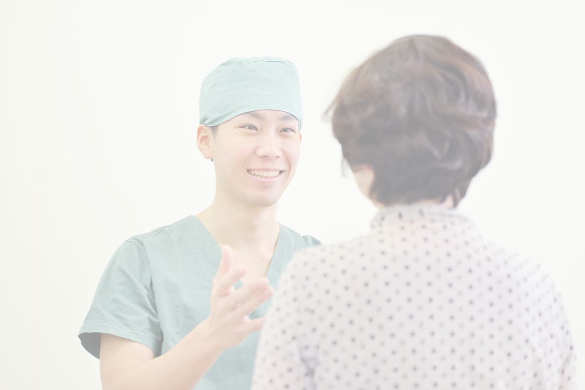 歯科医の診察中の写真